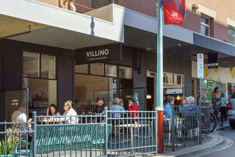 Embrace the café lifestyle right from your front door and experience the food and coffee scene starting from Criterion Street Cafe.