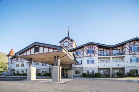 Chateu Villa Building