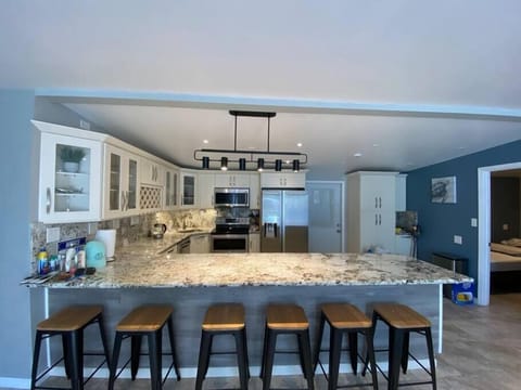 B2f8fdfe 334e 45ba 90a6 5575a258a3b4