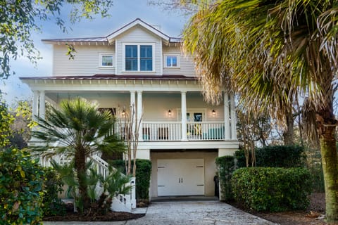 This beautiful, four bedroom home, located in the Village at Seabrook, offers an open floor plan.