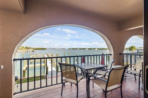 Bring your boat and watch over it from the lanai.