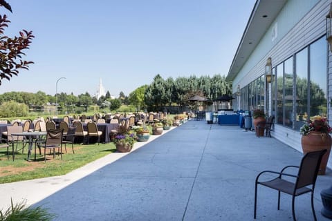 You may organize many type of events here