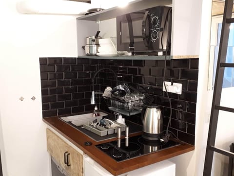 a0e4af1c-1a34-4d84-bfa6-2bd357be1022