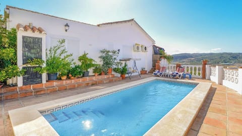 Caballo Blanco Coín by Ruralidays