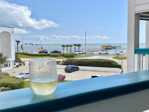 Chilled 🍷 on the balcony anyone?