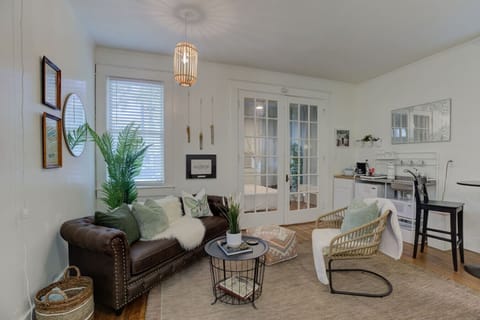 A space to gather, relax, and plan your Memphis adventures.