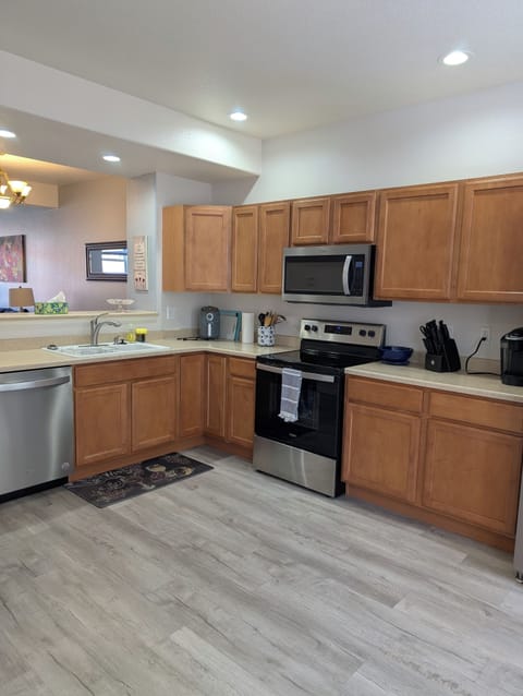 Huge kitchen fully stocked 