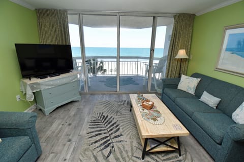Welcome to Water's Edge 210!