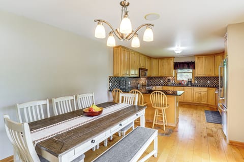 Dining Area | Dishware & Flatware