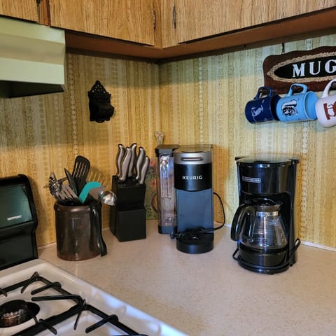 4 cup coffee maker
keurig coffee maker