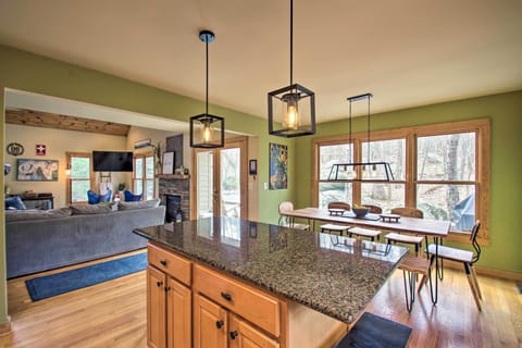 Fully Equipped Kitchen | Cooking Basics | Drip Coffee Maker | Toaster Oven