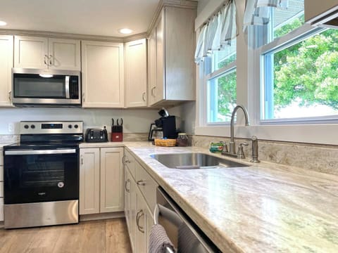 Fuller equipped brand-new kitchen!