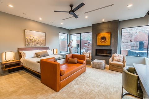 Upstairs Master King Suite with Pool View