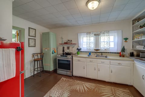 Kitchen | Coffee Grinder | Drip Coffee Maker | Toaster