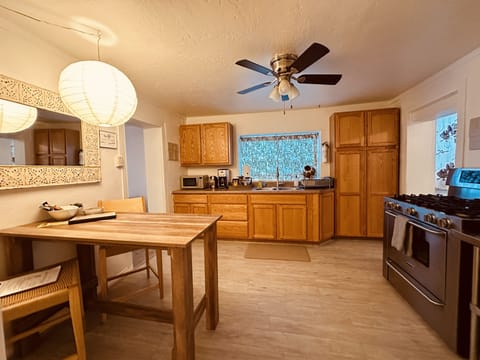 Spacious fully stocked kitchen