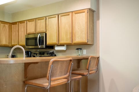 Additional seating at the breakfast bar