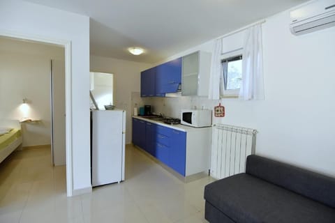 Access to the fully equipped kitchen and bedroom