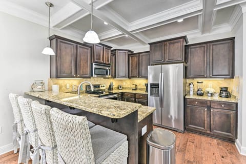 Kitchen | Cooking Basics | Breakfast Bar