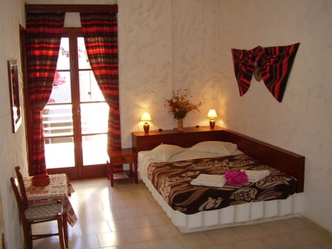 Choise of double or twin bedded room with private facilities