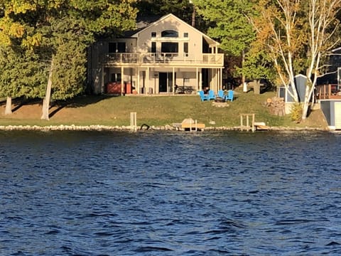 HAPPY AS A CLAM LAKE HOUSE!