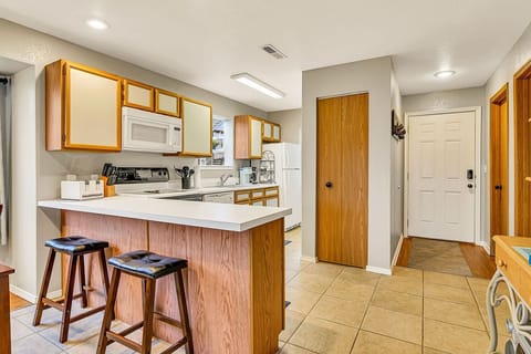 Fully equipped kitchen to prepare your favorite meals. 