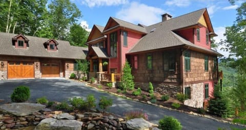 Welcome to Overlook Estate