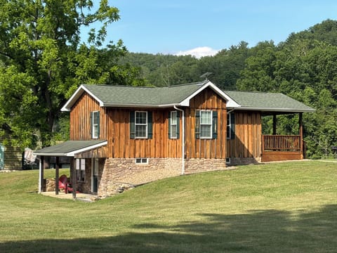 Side view of Cabin