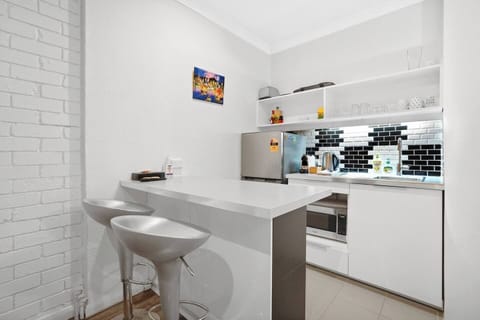 Kitchen breakfast bar 