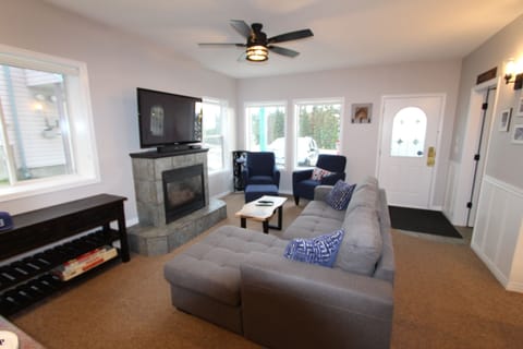 Nice big and bright Living Room 