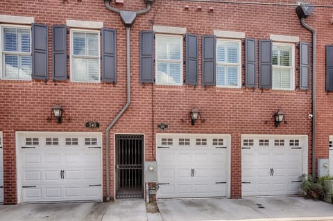 Gate to 538 Liberty - Carriage House