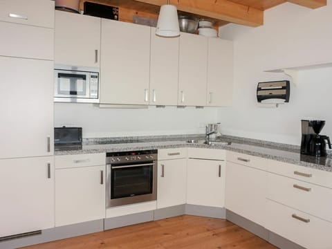 Property, Room, Kitchen, Furniture, Cabinetry, Countertop, House, Building, Interior Design, Kitchen Stove