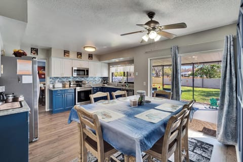 Full size kitchen to make the smallest to the largest meals for your family.