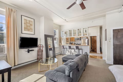 Suite 04-Living Room