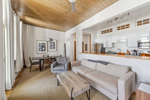 Suite 03-Living Room