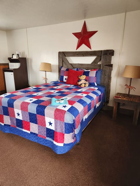 American Cowboy Suite (bed in one room with coffee station and kitchenette
