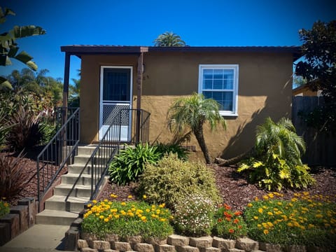 All 6 cottages have the same layout and appointments