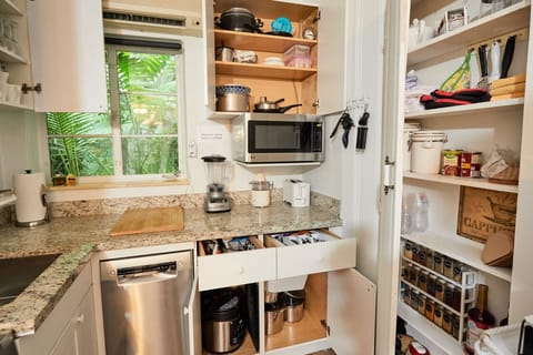 When we say fully stocked, we mean it: pots & Pans, bowls, silverware, spices, teas, etc. Just imagine the amazing dinner you can whip up with all these pots and pans.