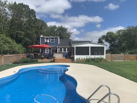 Enjoy swimming in the salt water heated pool!!
