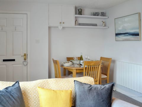 Living room/dining room | No 7, Gatehouse of Fleet