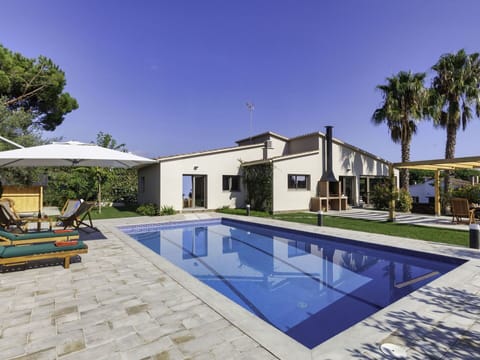 Property, Swimming Pool, House, Building, Home, Real Estate, Architecture, Estate, Residential Area, Mansion
