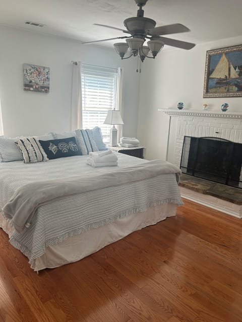 King size bed and working fireplace