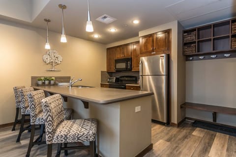 Seating for three at the kitchen bar