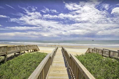 Oceanfront with direct / private beach access