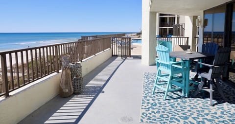 Beautiful beach, ocean and sunset views!