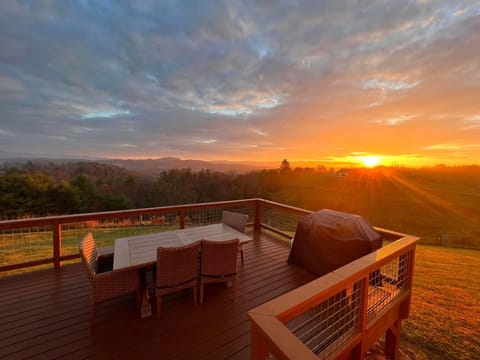 Sunsets Over Blue Mountains