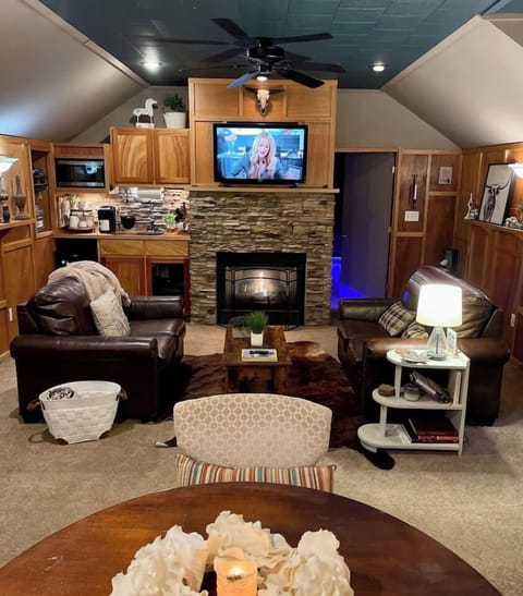Gas fireplace creates the warm and coziness ambience!
