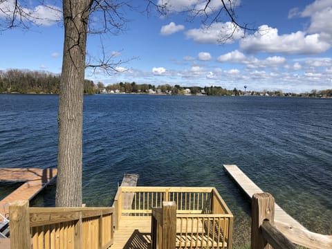Private lake side patio & dock