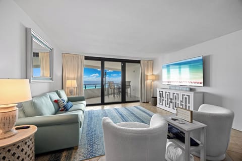 Edgewater 1500 Living Room