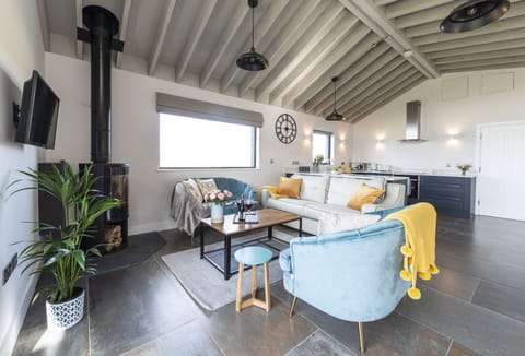 Bracken, Ansty: Light filled open plan sitting and dining areas and kitchen