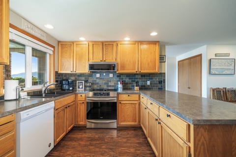 Fully equipped kitchen